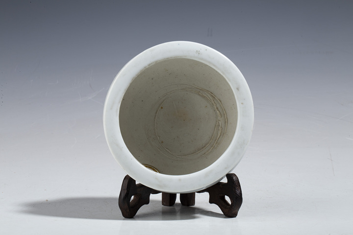 古玩陶瓷清中·德化窯白釉香爐真品鑒賞圖