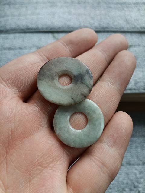 古玩玉器(一個小幾百的平安扣)清代天然翡翠“平安扣”拍賣,當前價格499元