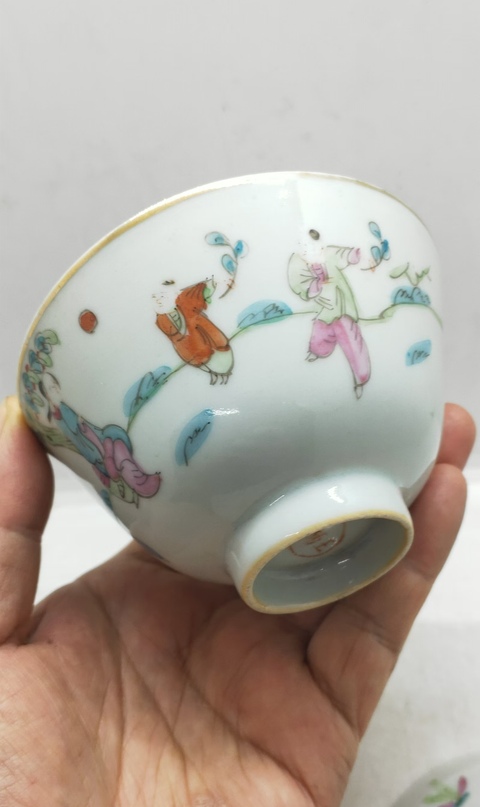 古玩陶瓷晚清—仕女嬰戲紋粉彩蓋杯拍賣,當(dāng)前價(jià)格2200元