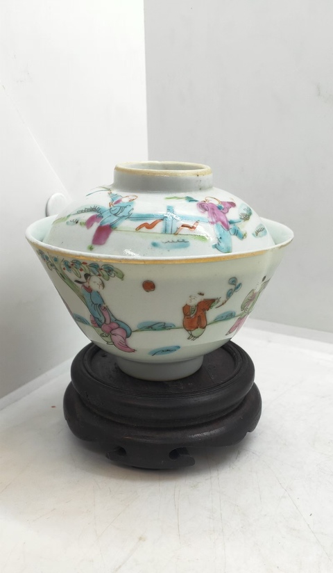 古玩陶瓷晚清—仕女嬰戲紋粉彩蓋杯拍賣,當(dāng)前價(jià)格2200元