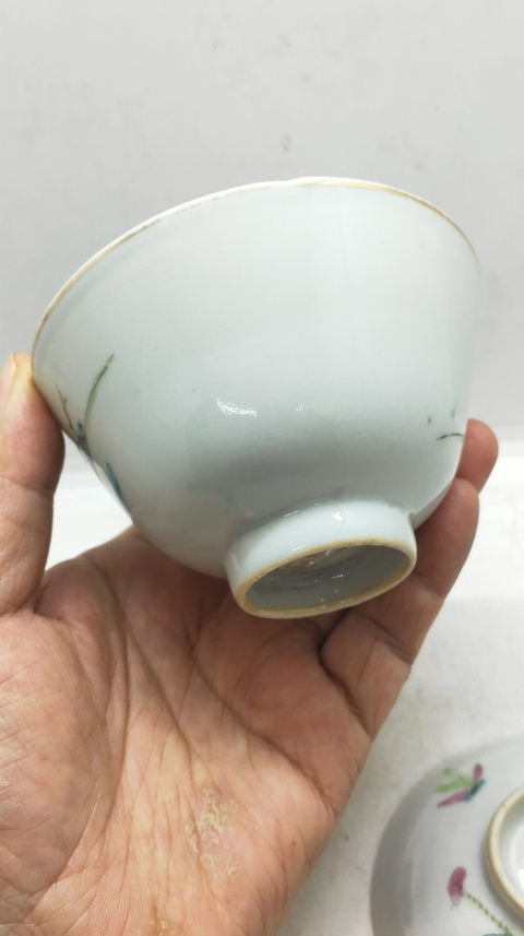 古玩陶瓷晚清—仕女嬰戲紋粉彩蓋杯拍賣,當(dāng)前價(jià)格2200元