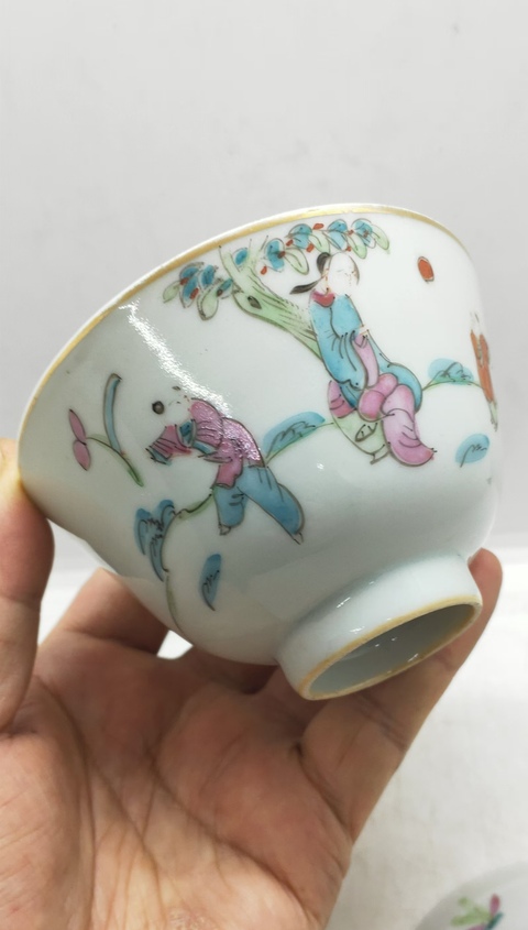 古玩陶瓷晚清—仕女嬰戲紋粉彩蓋杯拍賣,當(dāng)前價(jià)格2200元