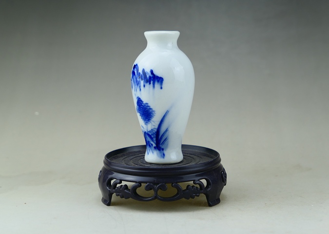 古玩陶瓷民國(guó).青花山水人物紋梅瓶拍賣,當(dāng)前價(jià)格400元