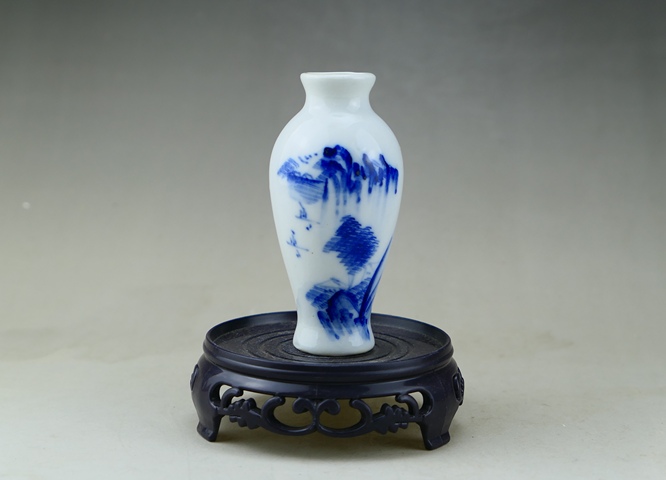 古玩陶瓷民國(guó).青花山水人物紋梅瓶拍賣,當(dāng)前價(jià)格400元