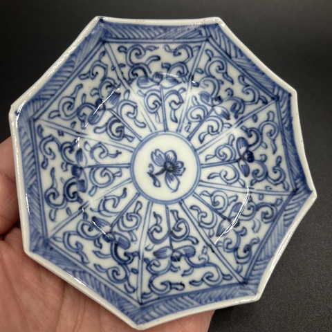 古玩陶瓷清康熙青花花卉紋八方杯碟拍賣，當前價格2200元