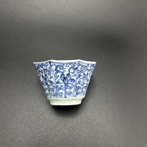 古玩陶瓷清康熙青花花卉紋八方杯碟拍賣，當前價格2200元