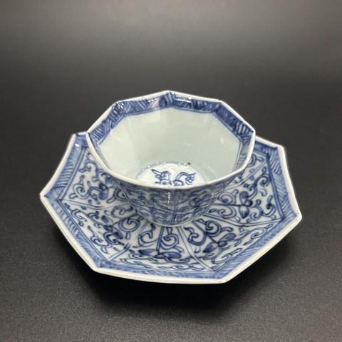 古玩陶瓷清康熙青花花卉紋八方杯碟拍賣，當前價格2200元