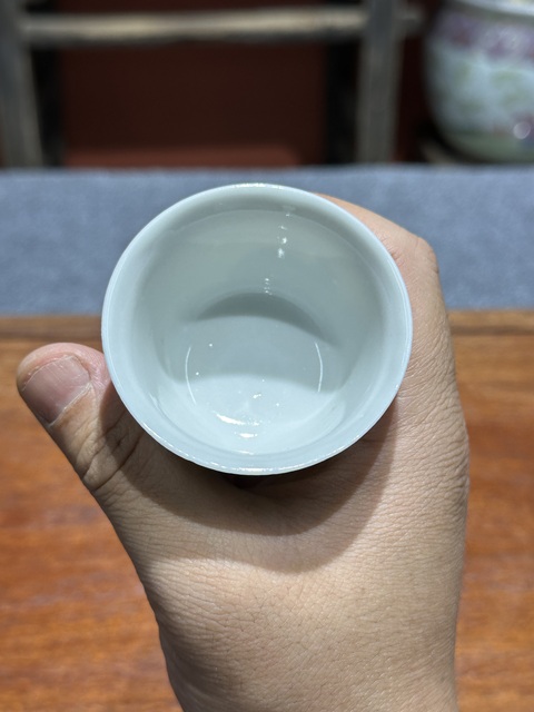 古玩陶瓷明代晚期青花花卉紋杯拍賣,當(dāng)前價(jià)格8800元