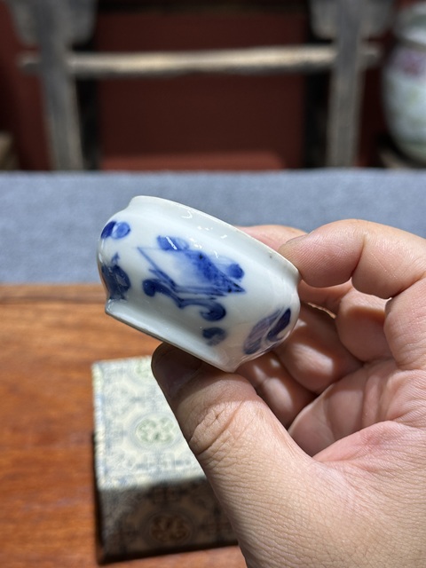 古玩陶瓷清代中期青花博古紋印泥盒拍賣，當前價格6800元