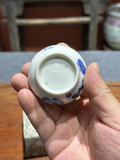 古玩陶瓷清代中期青花博古紋印泥盒拍賣，當前價格6800元