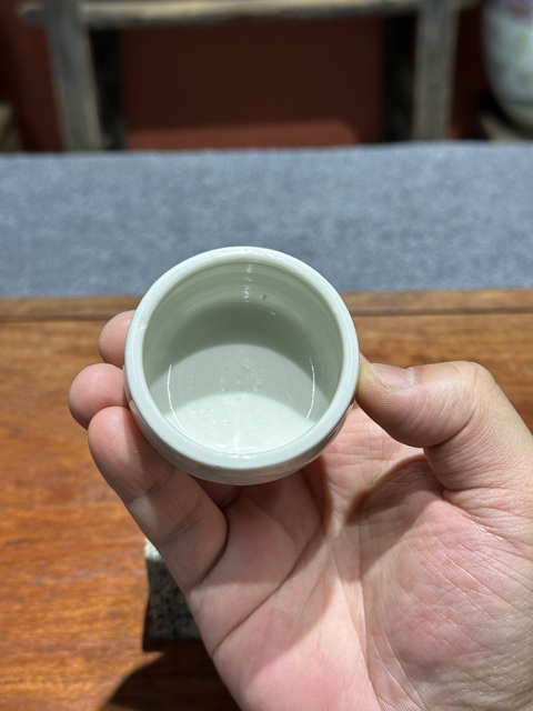 古玩陶瓷清代中期青花山水人物紋水盂拍賣,當(dāng)前價(jià)格5800元