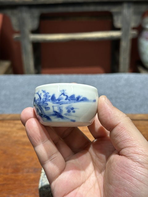 古玩陶瓷清代中期青花山水人物紋水盂拍賣,當(dāng)前價(jià)格5800元