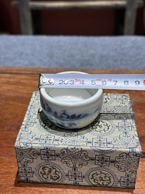 古玩陶瓷清代中期青花山水人物紋水盂拍賣,當(dāng)前價(jià)格5800元