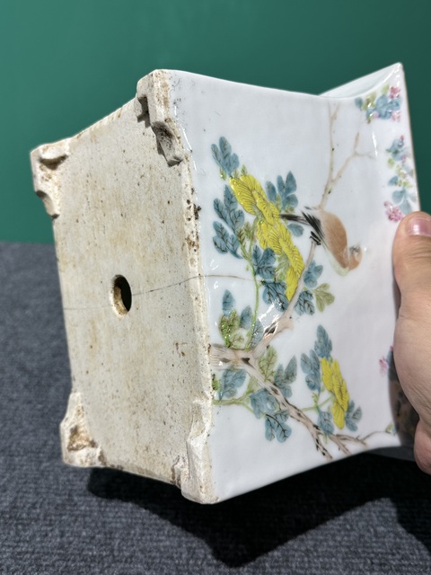 古玩陶瓷清代晚期淺降彩名家方家珍花鳥紋花盆拍賣，當前價格6800元