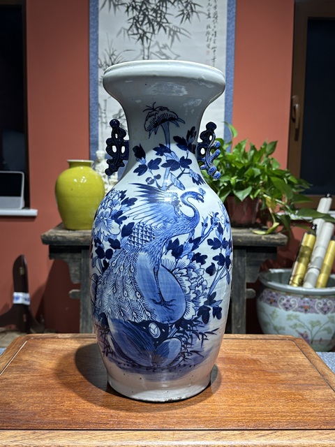 古玩陶瓷清代咸豐青花花鳥紋賞瓶拍賣，當前價格6800元