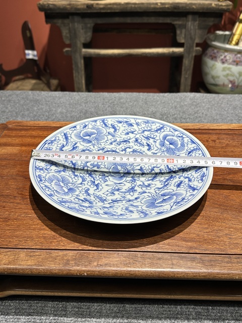 古玩陶瓷清代乾隆青花纏枝蓮紋盤拍賣，當前價格2800元