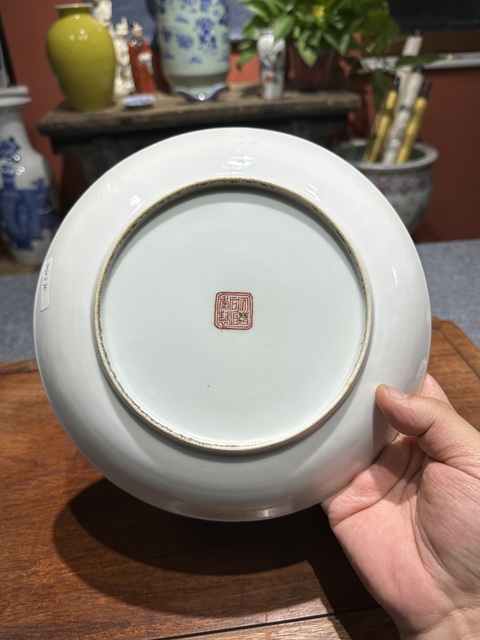 古玩陶瓷清代同治粉彩山水人物紋盤拍賣，當(dāng)前價(jià)格8800元
