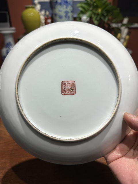 古玩陶瓷清代同治粉彩山水人物紋盤拍賣，當(dāng)前價(jià)格8800元
