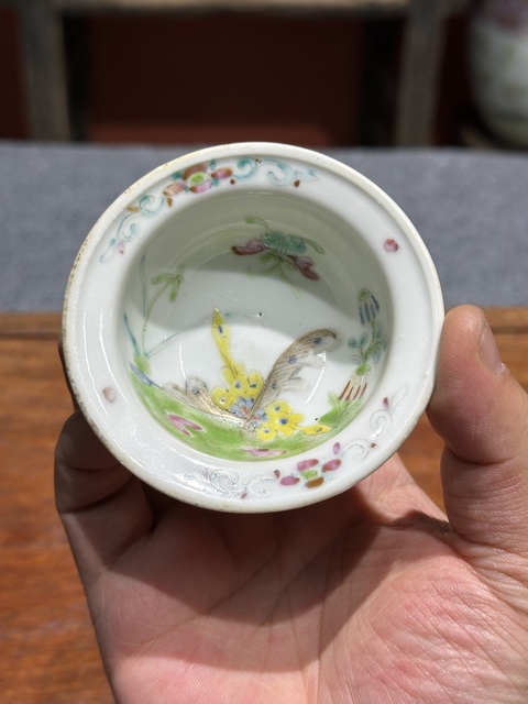 古玩陶瓷清代同治粉彩蝶戀花筆洗拍賣,當(dāng)前價格2600元