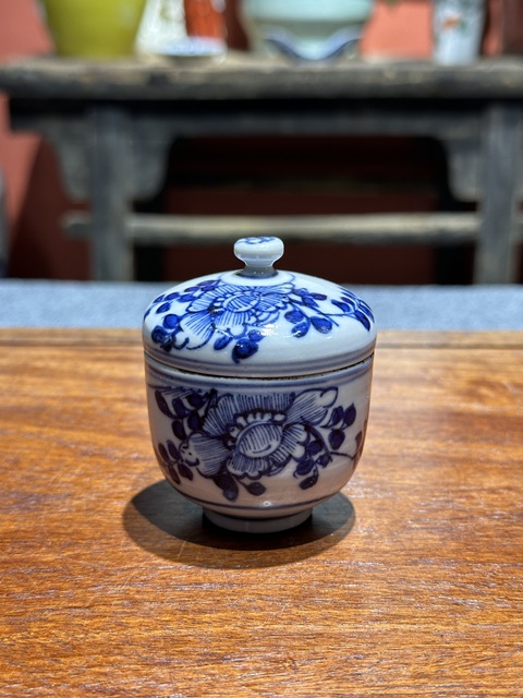 古玩陶瓷清代嘉道青花花卉紋蓋缸拍賣,當前價格1800元