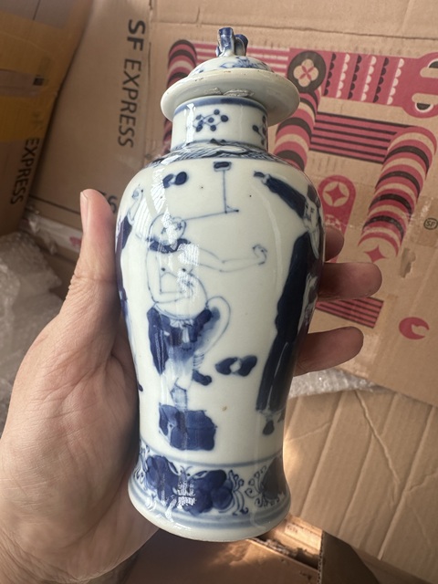 古玩陶瓷青花市井人物雞腿瓶拍賣，當前價格3000元