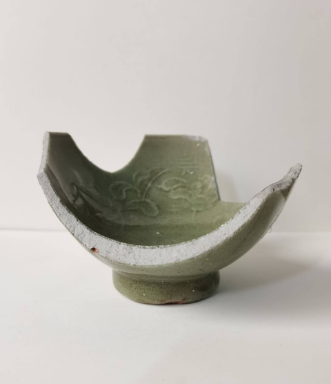 古玩陶瓷龍泉青瓷花卉紋碗拍賣,當前價格0元