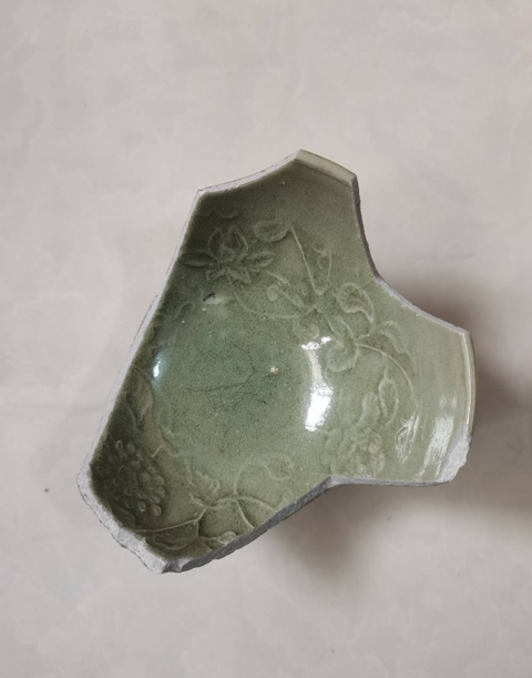 古玩陶瓷龍泉青瓷花卉紋碗拍賣,當前價格0元