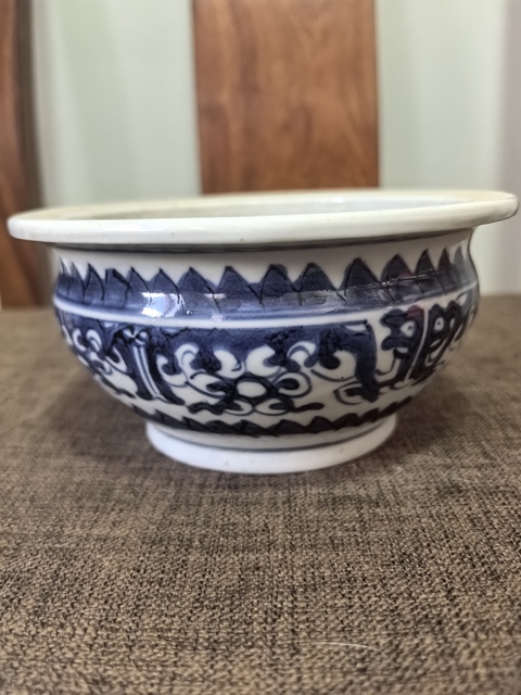 古玩陶瓷清中期拐子龍紋青花香爐拍賣,當(dāng)前價(jià)格1500元
