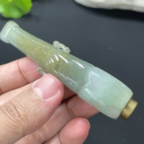 古玩玉器251天然翡翠煙嘴送證書拍賣,當前價格198元