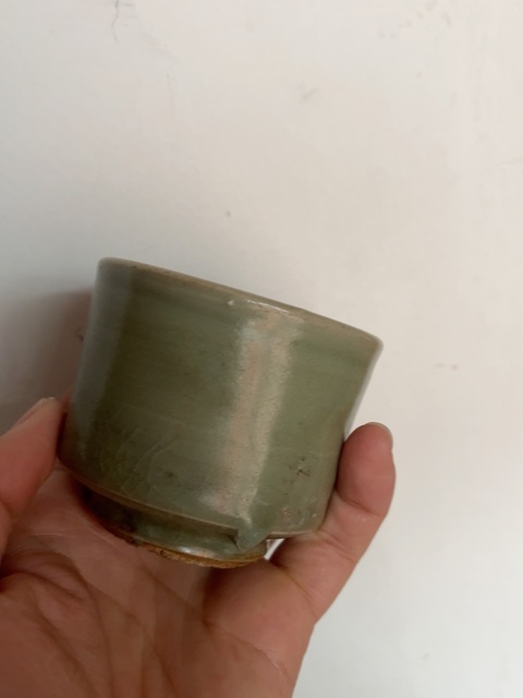 古玩陶瓷明·龍泉窯米黃釉三足爐（亦可稱琴爐）拍賣，當(dāng)前價格2000元