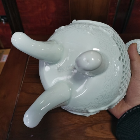 古玩陶瓷【精品熏爐】民國雕瓷青花龍紋薰爐拍賣，當前價格500元