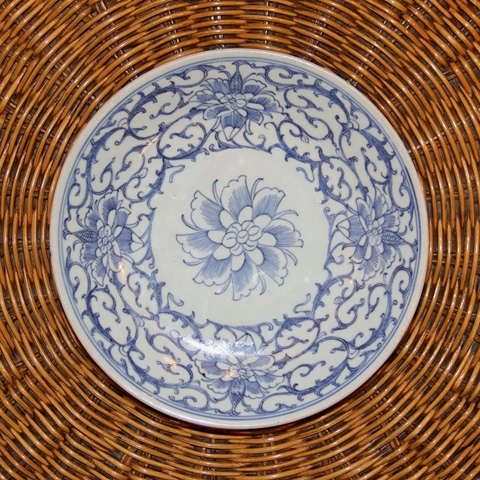 古玩陶瓷清嘉慶?青花淡描纏枝花卉紋盤(細路、款正)拍賣,當前價格888元
