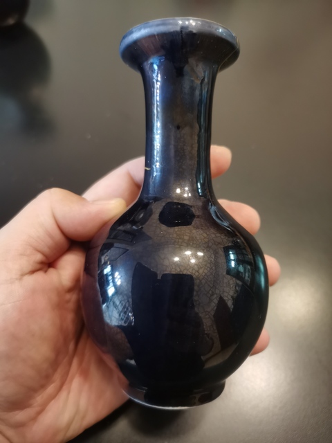 古玩陶瓷晚清?茄皮紫釉撇口瓶拍賣，當前價格2600元