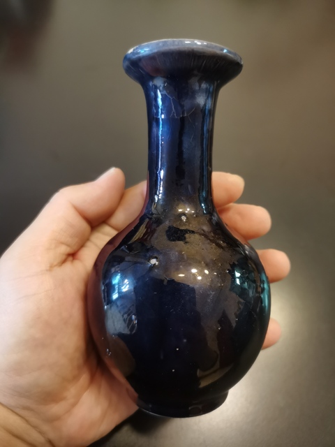 古玩陶瓷清晚期?茄皮紫釉撇口瓶拍賣,當前價格3000元