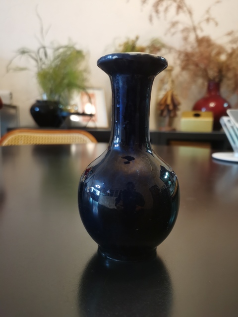 古玩陶瓷清晚期?茄皮紫釉撇口瓶拍賣,當前價格3000元