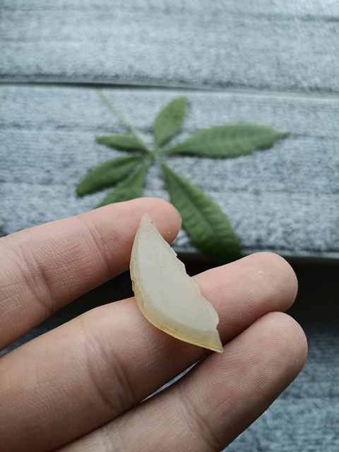古玩玉器清代和田玉雕“刀”花飾拍賣,當前價格350元