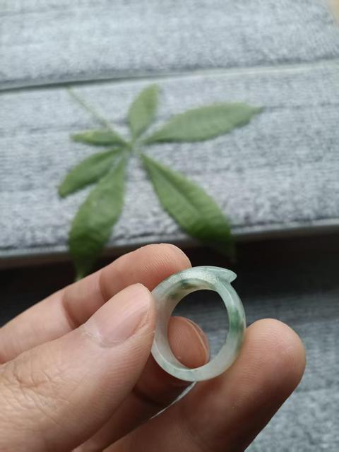 古玩玉器（虧本放漏）清代天然翡翠戒指拍賣，當前價格900元