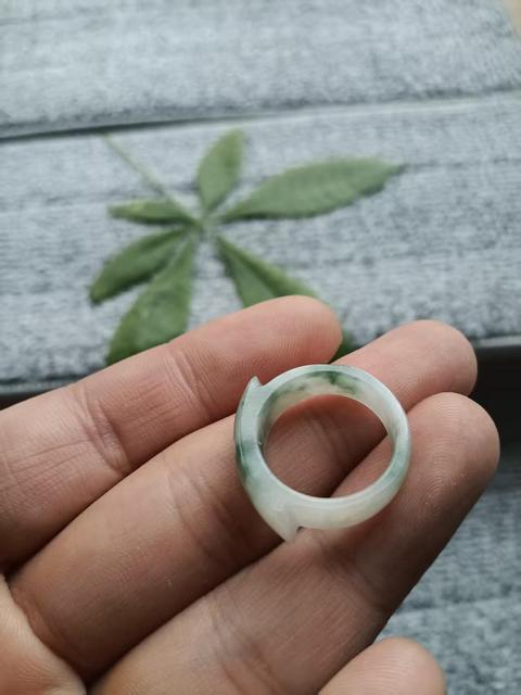 古玩玉器（虧本放漏）清代天然翡翠戒指拍賣，當前價格900元