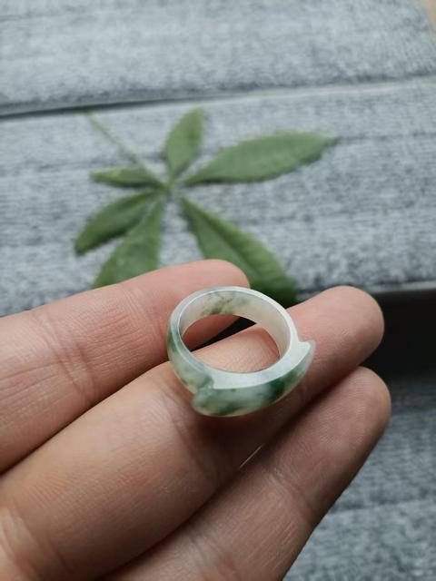 古玩玉器（虧本放漏）清代天然翡翠戒指拍賣，當前價格900元