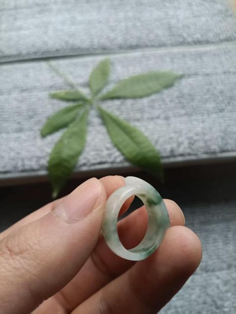 古玩玉器（虧本放漏）清代天然翡翠戒指拍賣，當前價格900元