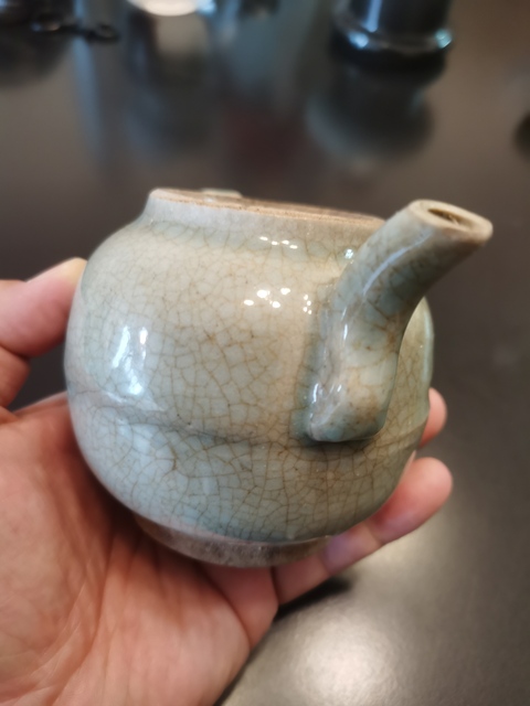 古玩陶瓷明代晚期?哥釉茶壺拍賣,當(dāng)前價格760元