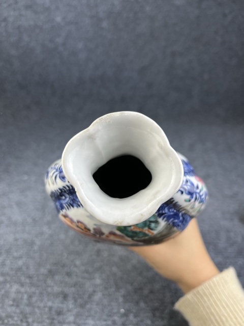 古玩陶瓷乾隆青花開窗廣彩滿大人海棠瓶拍賣,當前價格5588元
