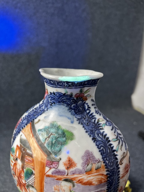 古玩陶瓷乾隆青花開窗廣彩滿大人海棠瓶拍賣,當前價格5588元