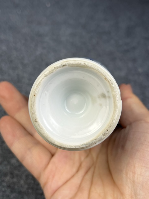 古玩陶瓷康熙青花開窗四季花卉紋賞瓶拍賣,當前價格4988元