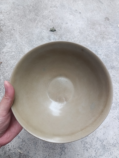 古玩陶瓷宋龍泉青瓷刻仰蓮紋碗拍賣,當(dāng)前價(jià)格6000元