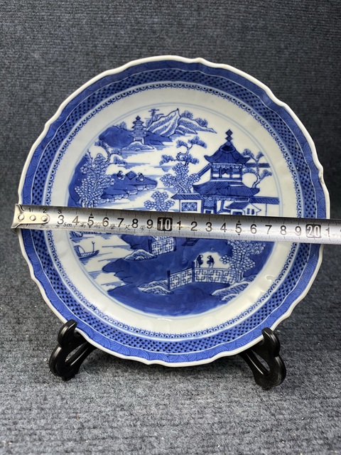 古玩陶瓷乾隆青花亭臺樓閣人物紋盤拍賣,當前價格2388元