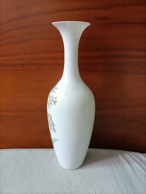 古玩陶瓷彩繪花卉紋蛋殼瓷瓶拍賣,當前價格368元