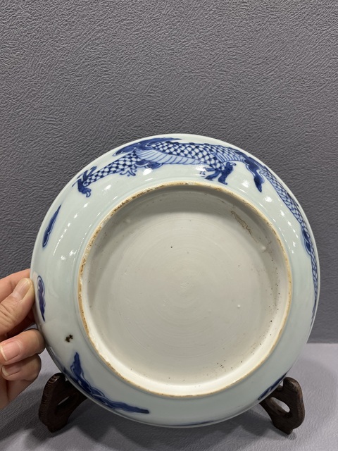 古玩陶瓷雍乾·青花過墻龍紋盤真品鑒賞圖