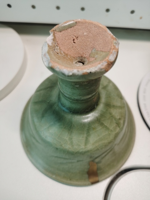 古玩陶瓷元末明初?龍泉青瓷刻花高足杯拍賣,當前價格2300元