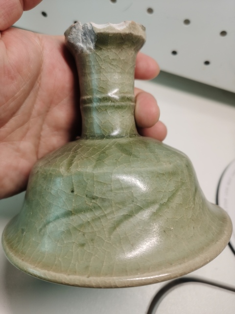 古玩陶瓷元末明初?龍泉青瓷刻花高足杯拍賣,當前價格2300元